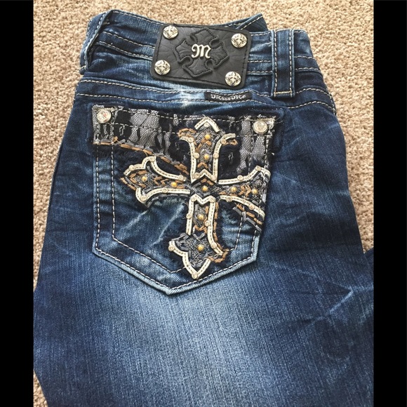 Miss Me Capris - Picture 1 of 12